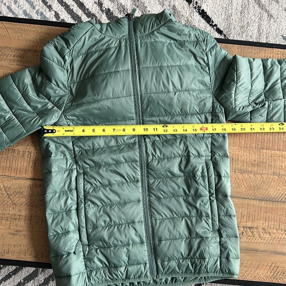 Amazon Basics Lightweight Waterproof Puffer Jacket Men's Packable Winter Jacket - Picture 9 of 10